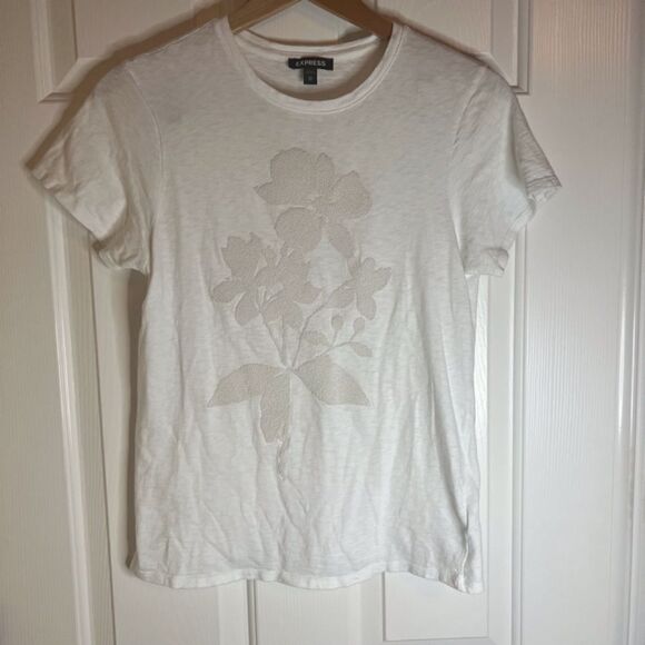 Express Tee with Decal.  Very cute.  Size‎ XS Y2K Classic Staple Piece - Picture 1 of 5